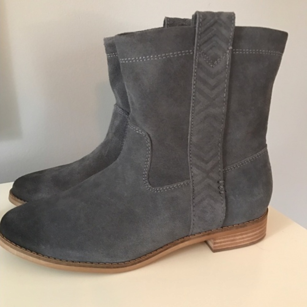 TOMS Women Laurel Boots Grey Burnished Suede 7.5